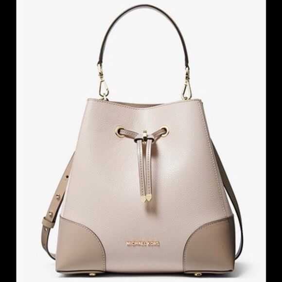 Michael Kors Handbags - Michael Kors Mercer Gallery Medium Two-Tone Pebbled Leather Shoulder Bag